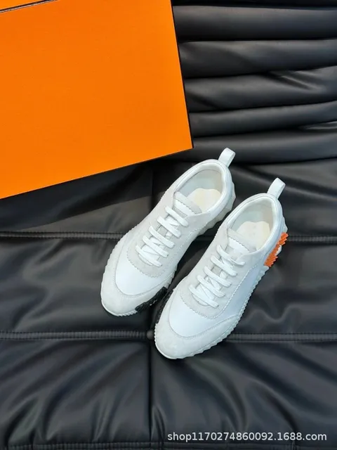 Hermès Chaussures de Sport White with Orange Accents