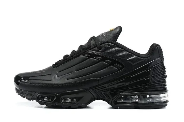 Nike Air Max Plus Triple Black