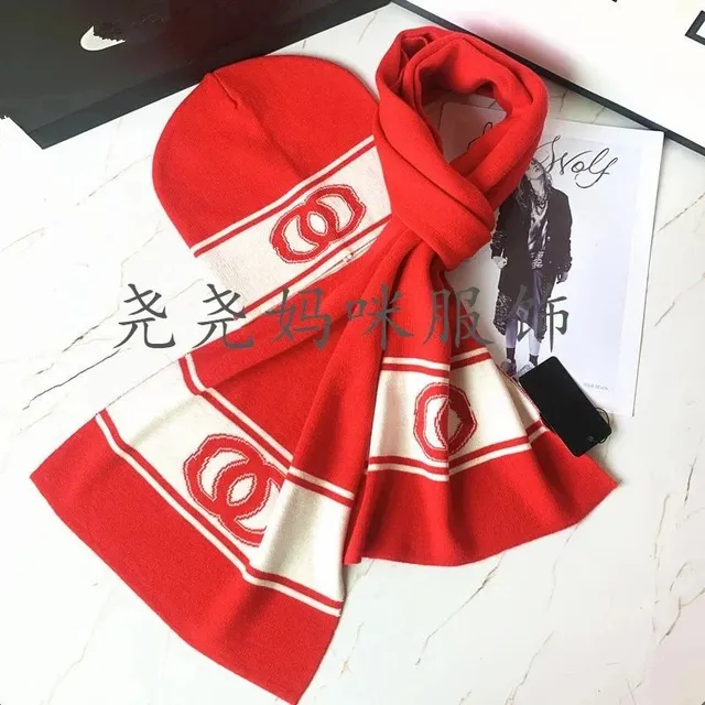 Chanel CC Logo Scarf and Beanie Set Red and White Intarsia Knit