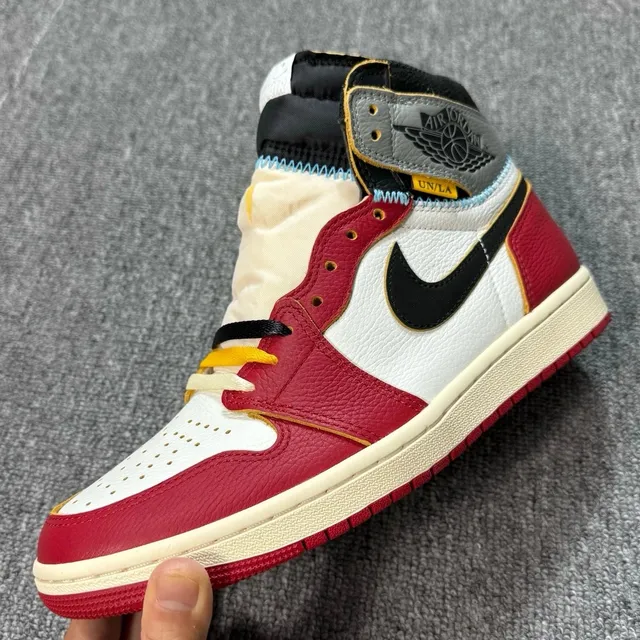 AJ1拼接灰红