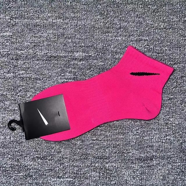 Nike Socks Swoosh Logo