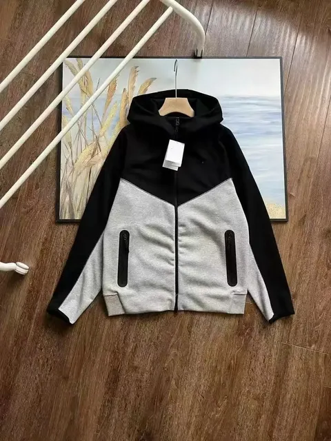 黑拼浅灰外套