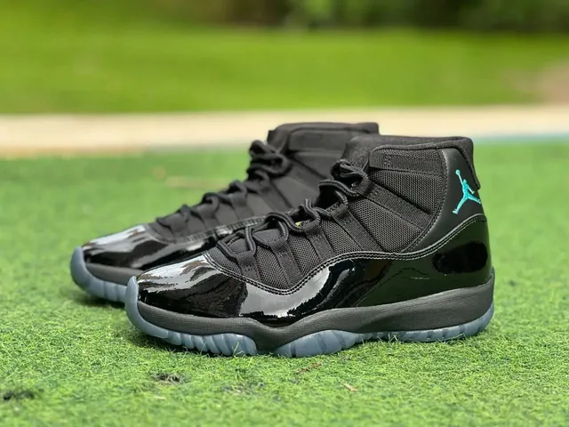 Air Jordan 11 Concord