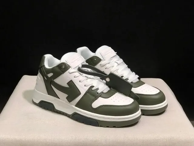 Off-White Low Arrow