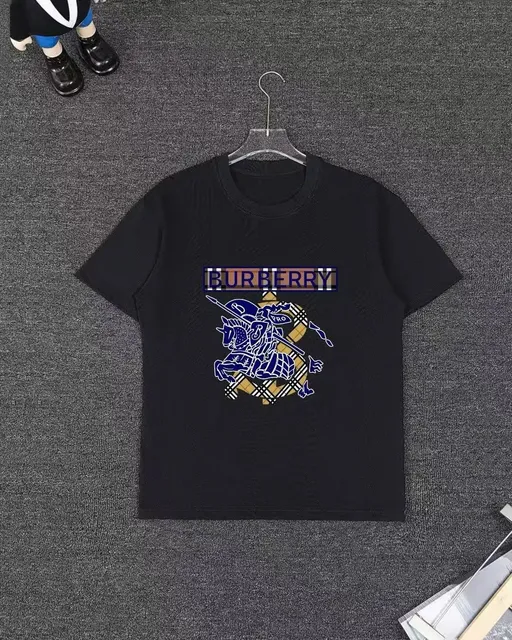 Burberry Graphic T-Shirt Equestrian Knight Print