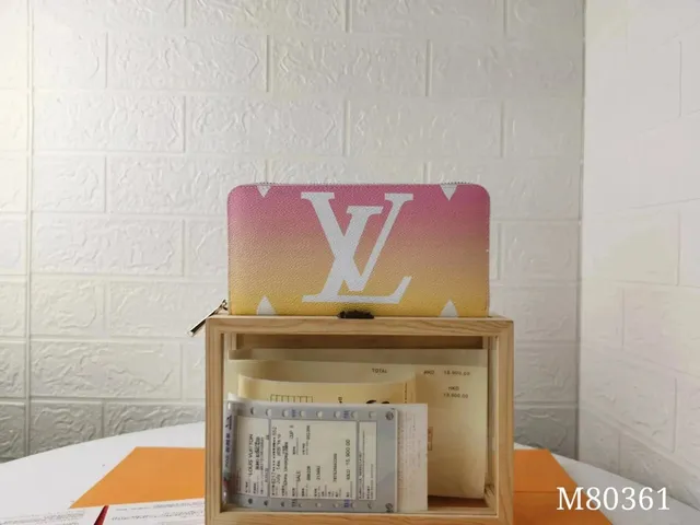 Louis Vuitton Zippy Wallet Gradient Monogram
