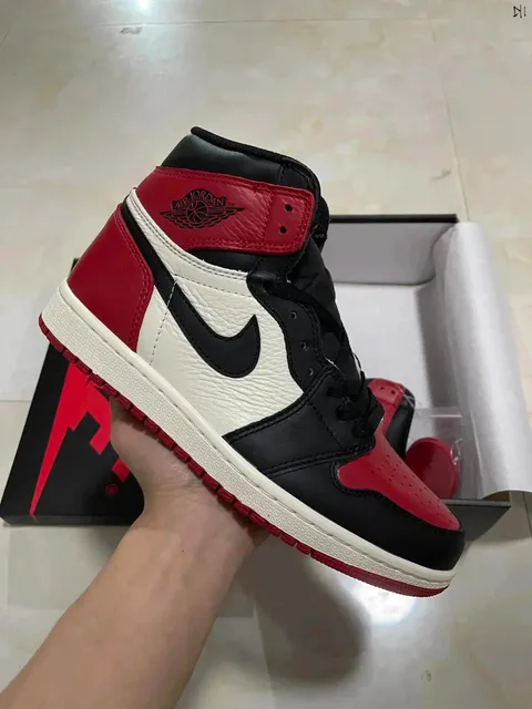 Air Jordan 1 High Bred