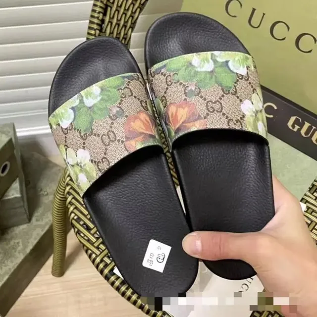 Gucci Slide Sandal Floral GG Supreme