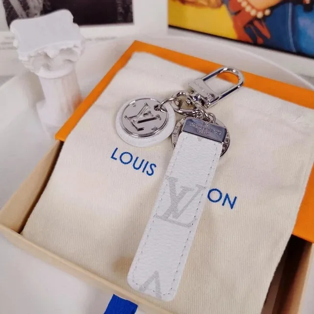 Louis Vuitton LV Keychain