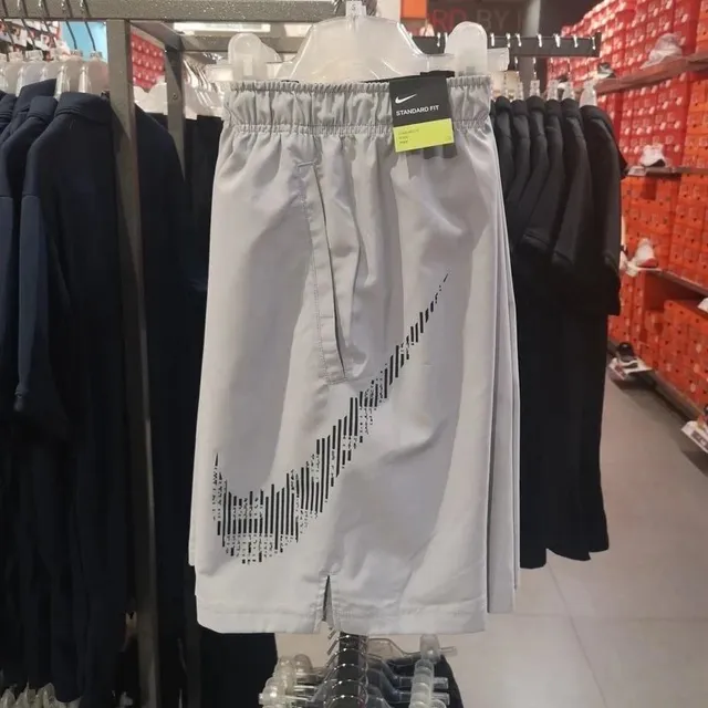 D661灰色