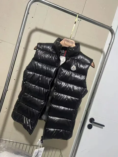 Moncler Quilted Puffer Vest Glossy Nylon