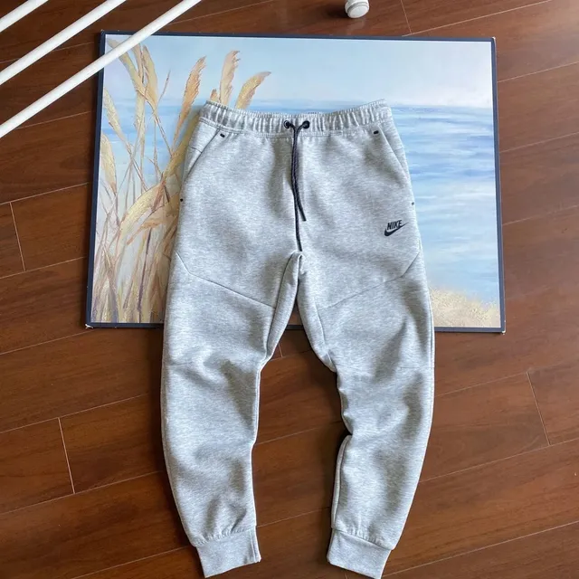 Nike Tech Fleece Joggers Heather Grey