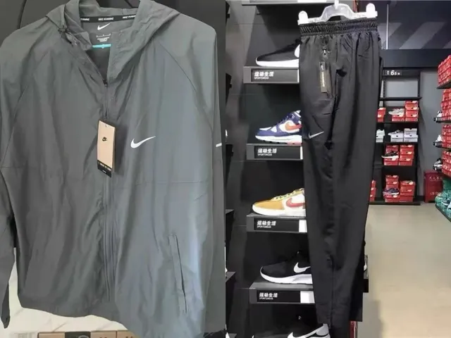 Nike Windrunner Jacket Grey