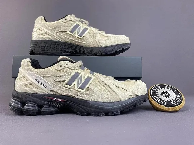 New Balance 1906R Beige Black