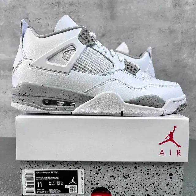 White Oreo CT8527-100