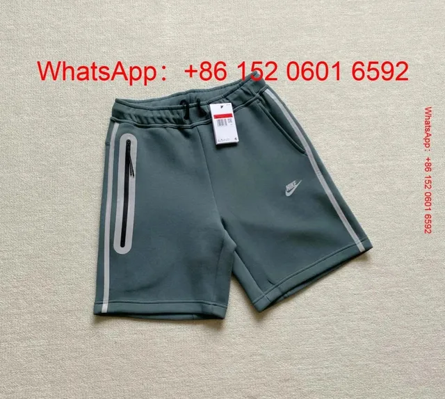Nike Tech Fleece Shorts Reflective Stripe