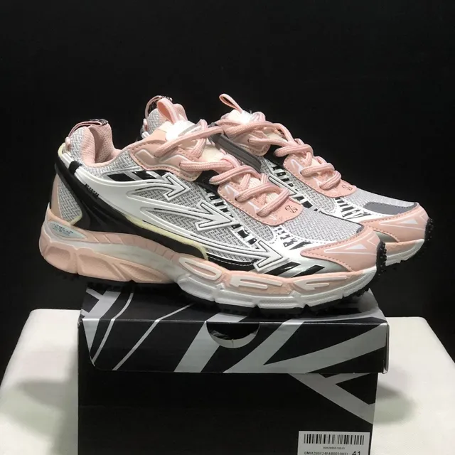 Off-White Runner Pink/White/Black