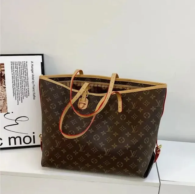 Louis Vuitton Neverfull Monogram Canvas