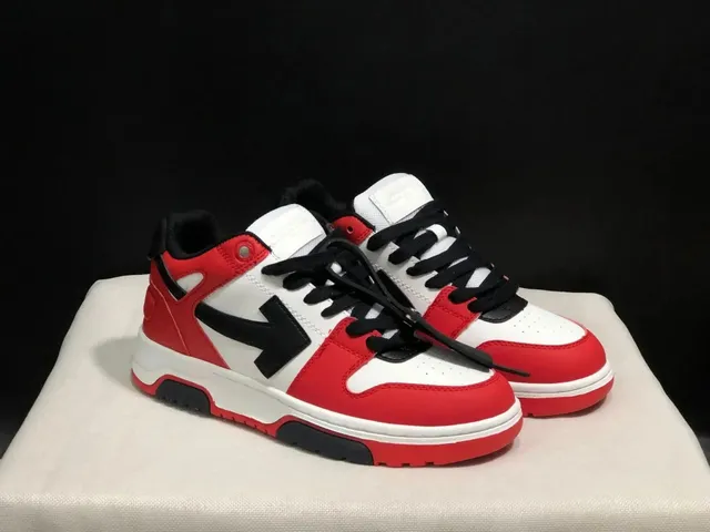 Off-White Low Arrow