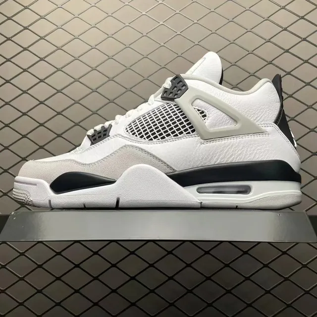 Air Jordan 4