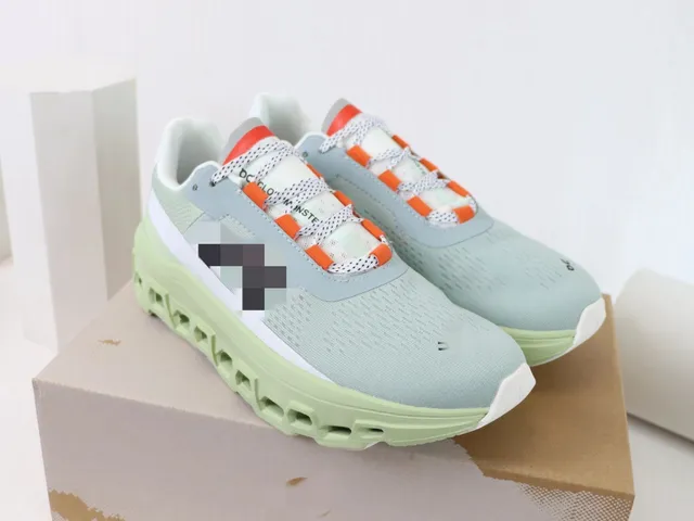 On Cloudmonster Mint Orange