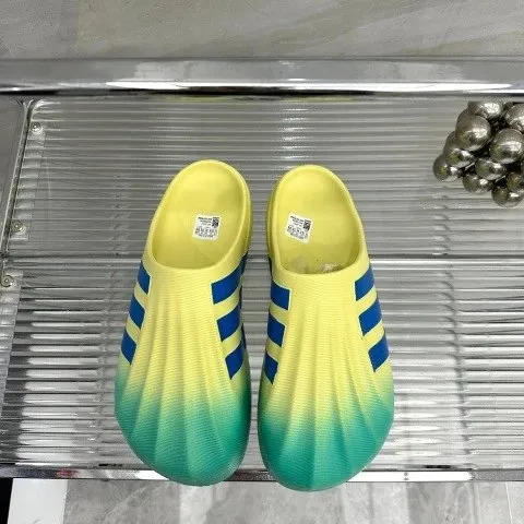 Adidas Foam Runner Gradient