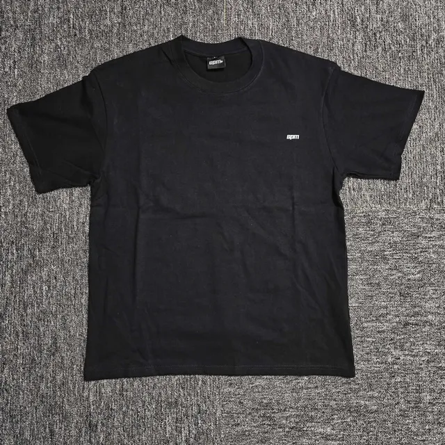 T-Shirt Minimal Logo