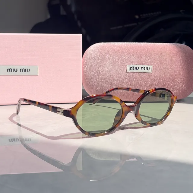 Miu Miu Round Sunglasses Tortoiseshell Frame with Green Lens