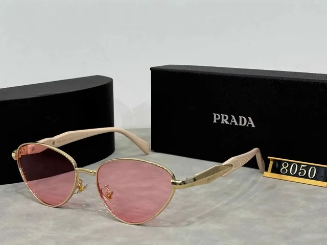 Prada Cat-Eye Sunglasses Pink Gradient Lens