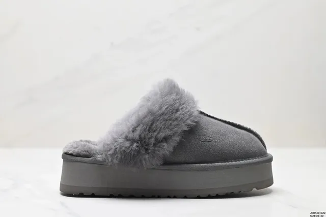 UGG sandals slippers