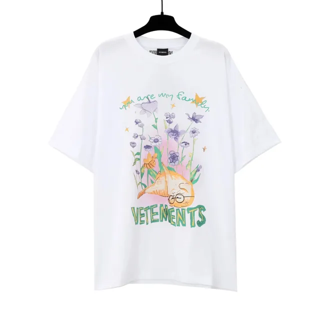 Vetements Graphic Tee You Are My Family Cat Print