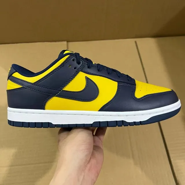 Nike Dunk Low Michigan