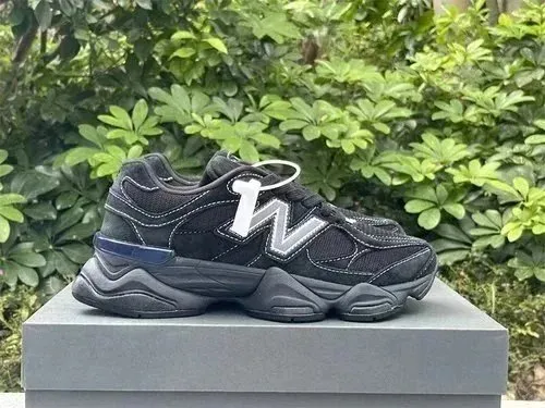 New Balance 2002R Black