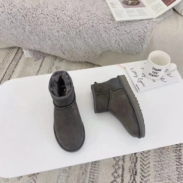 UGG Classic Mini