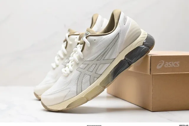 Asics Gel-NYC Off-White