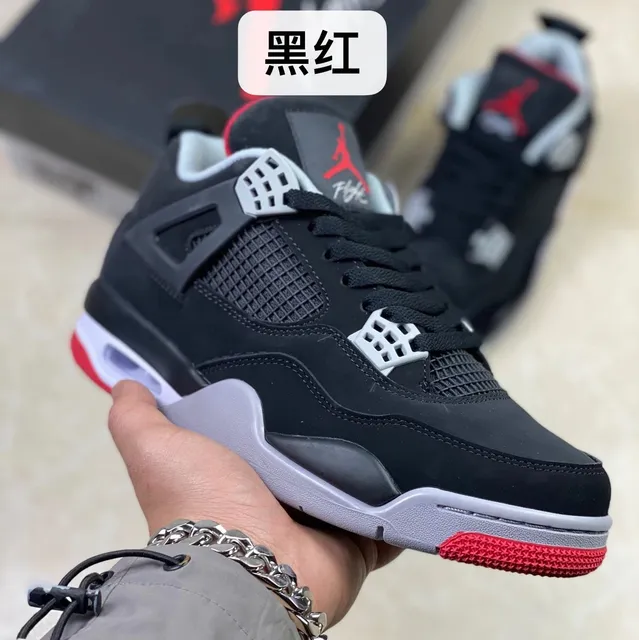 Air Jordan 4 Bred