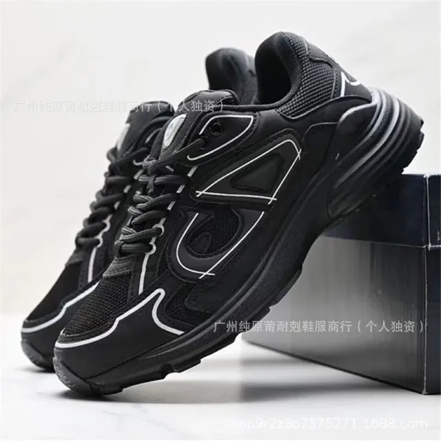 Balenciaga Triple S