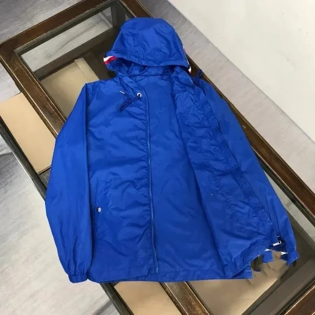 蓝色