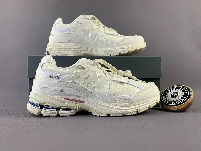 New Balance 2002R Cream