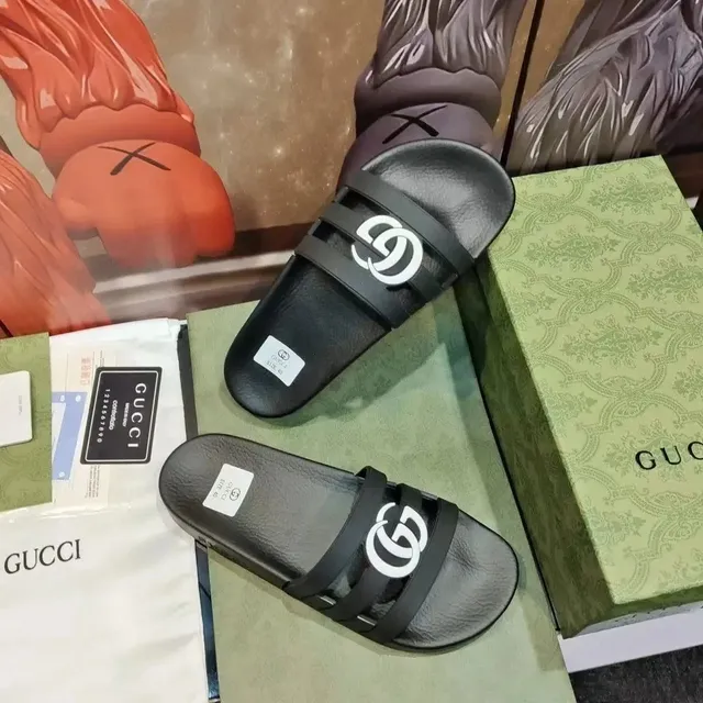 Gucci GG Marmont Slide Black with White Interlocking G