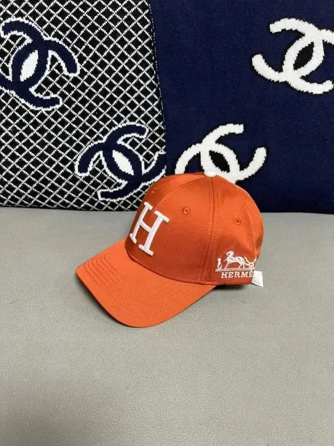 Hermès Cap H Logo