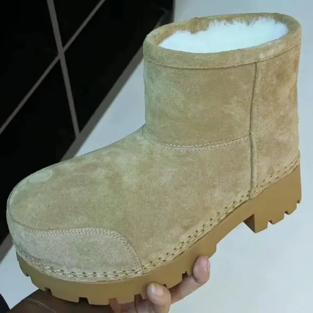 UGG Mini Boot Shearling Lined