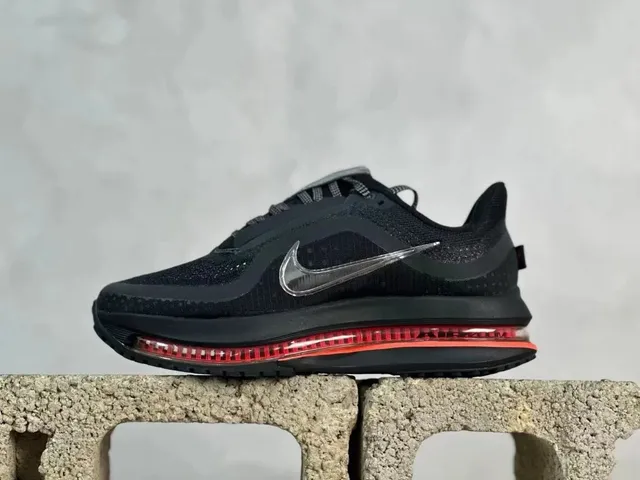 Nike Air Max Black/Red