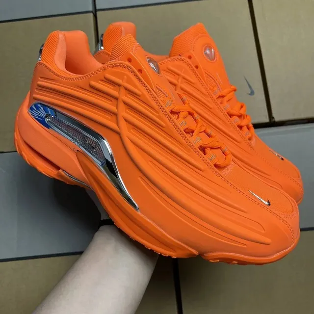 Nike Air Max Plus Total Orange
