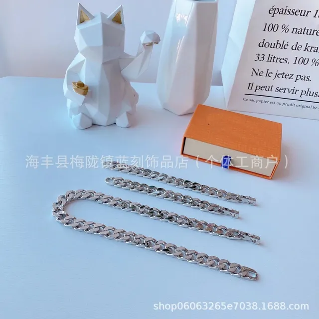 Louis Vuitton Curb Chain Polished Metal