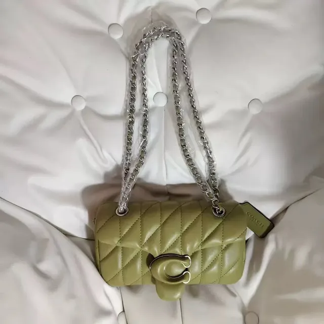 绿色