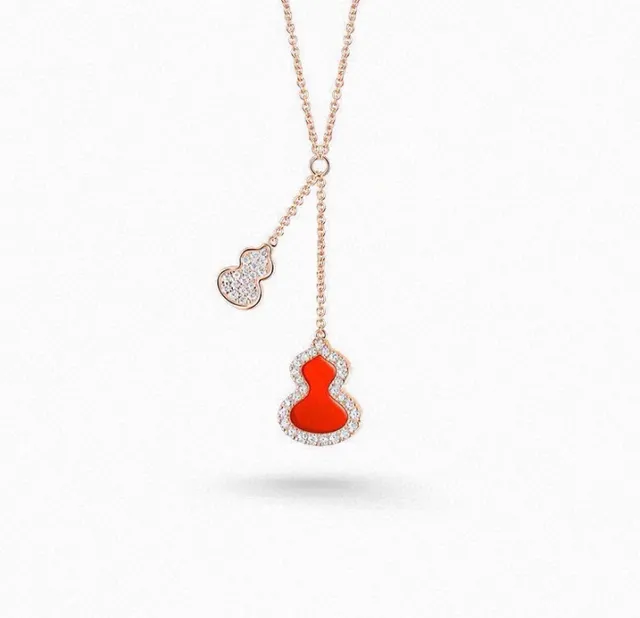 Van Cleef & Arpels Alhambra Double Motif
