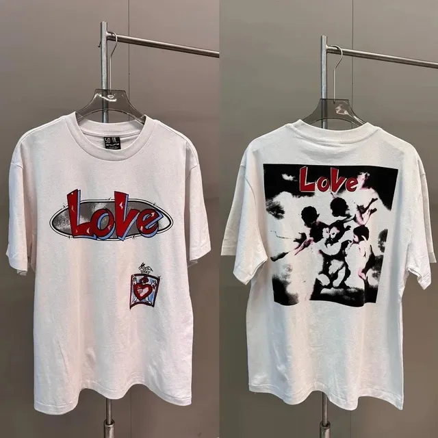 Graphic T-Shirt Love Print