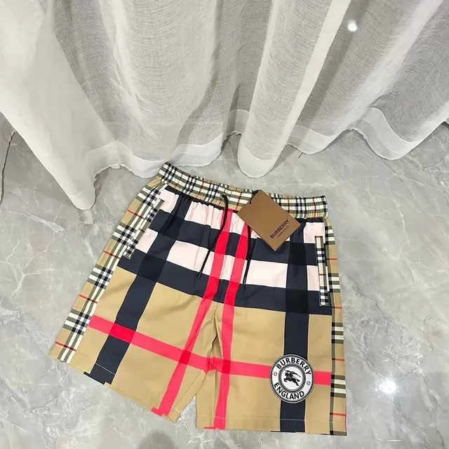 Burberry Check Shorts Vintage Check with Logo Patch
