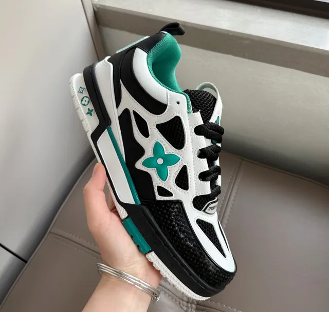 Louis Vuitton LV Trainer Monogram Flower